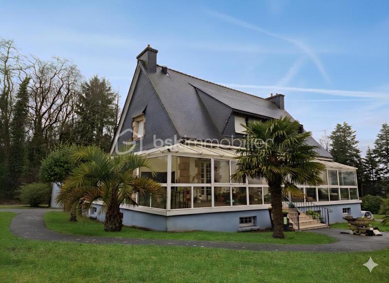 Maison - 220 m² - 11 pièces