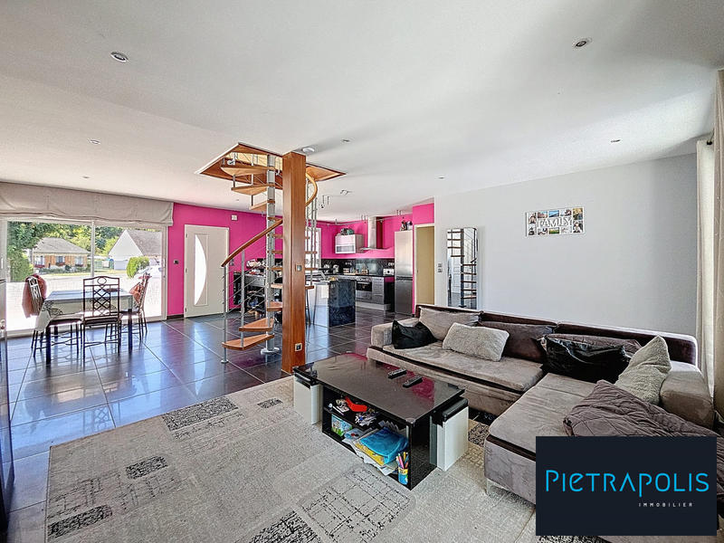 Maison - 161 m² - 5 pièces