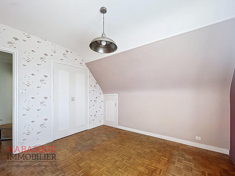 Maison - 159 m² - 7 pièces