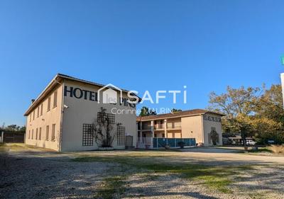 Local commercial - 711 m² - 36 pièces