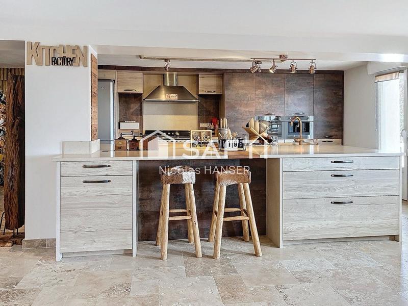 Maison - 717 m² - 21 pièces