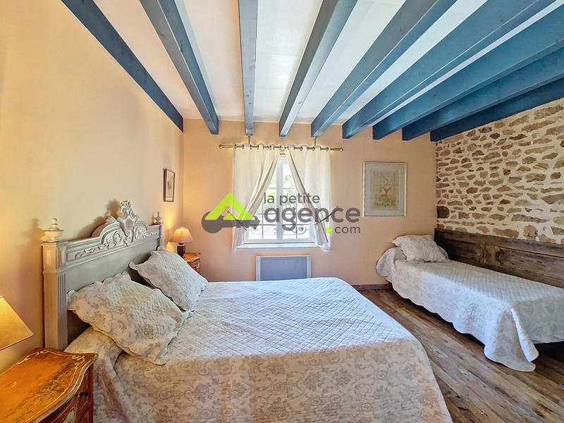 Maison - 270 m² - 11 pièces