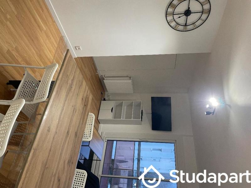 Chambre - 9 m² - 1 pièce