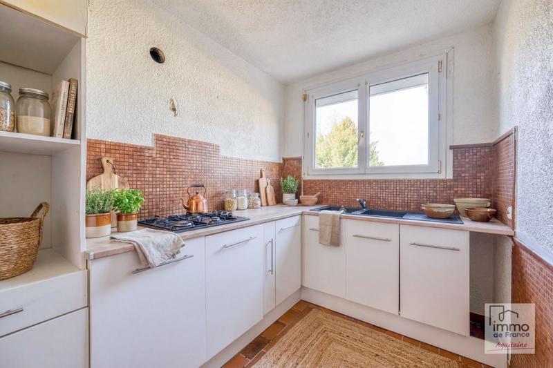 Appartement - 80 m² - 5 pièces