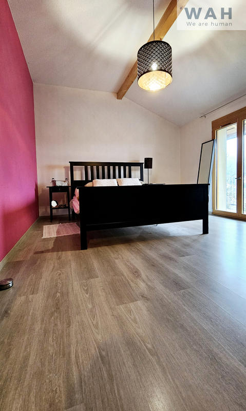 Maison - 312 m² - 12 pièces