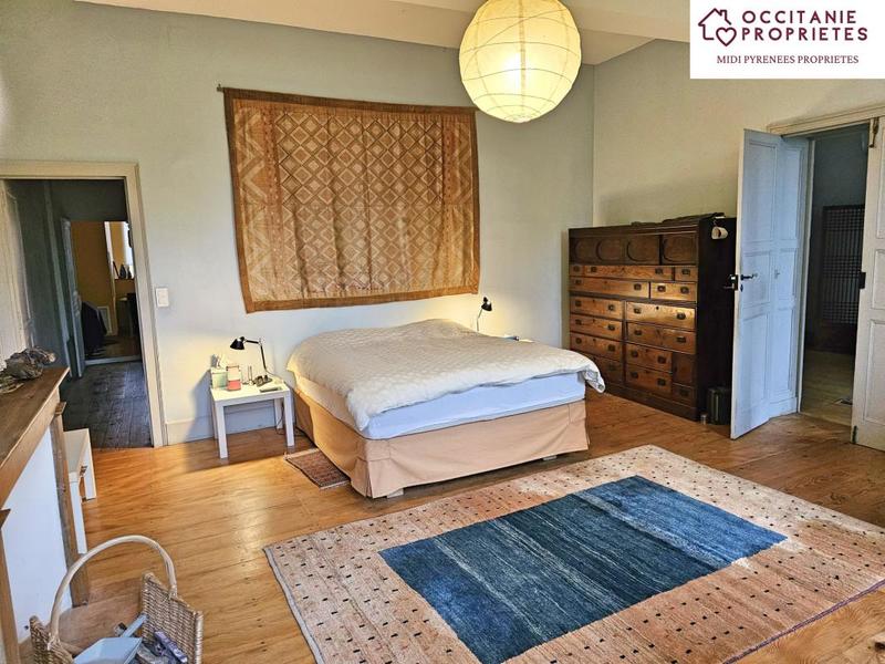 Maison de maîtres - 495 m² - 9 pièces