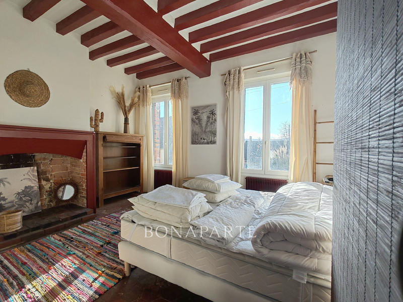 Maison - 285 m² - 9 pièces