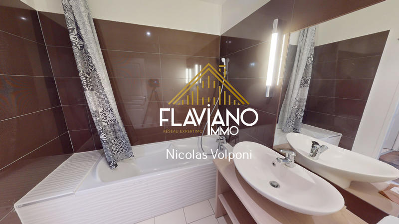 Appartement - 92 m² - 4 pièces