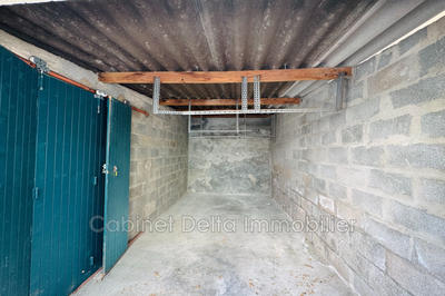 Parking / Garage - 13 m²