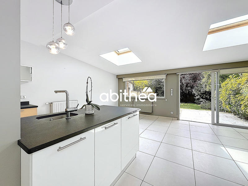 Maison - 182 m² - 6 pièces