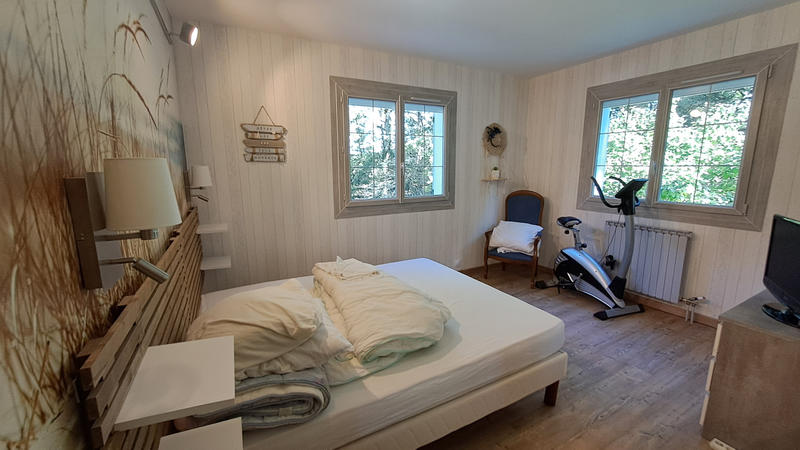 Propriété - 186 m² - 6 pièces