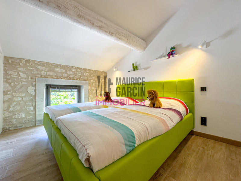 Maison - 468 m² - 7 pièces