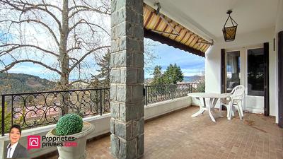 Maison - 218 m² - 8 pièces