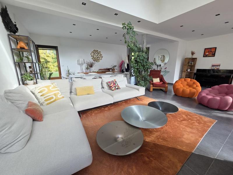 Pavillon - 199 m² - 8 pièces