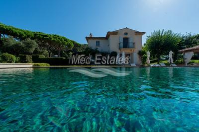 Propriété - 438 m² - 18 pièces