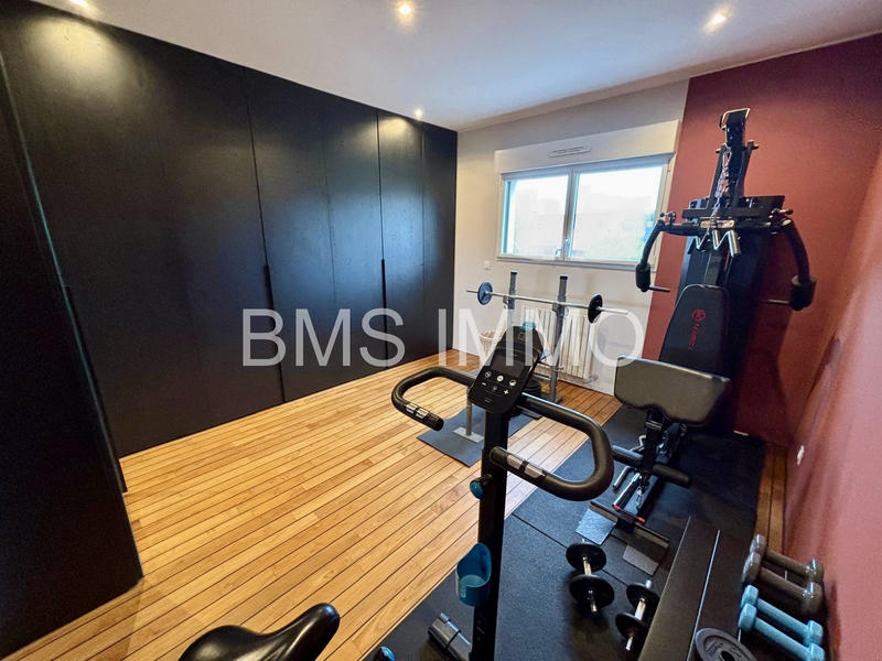 Maison - 245 m² - 6 pièces