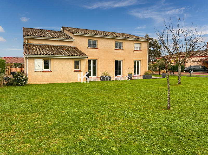 Maison - 180 m² - 9 pièces