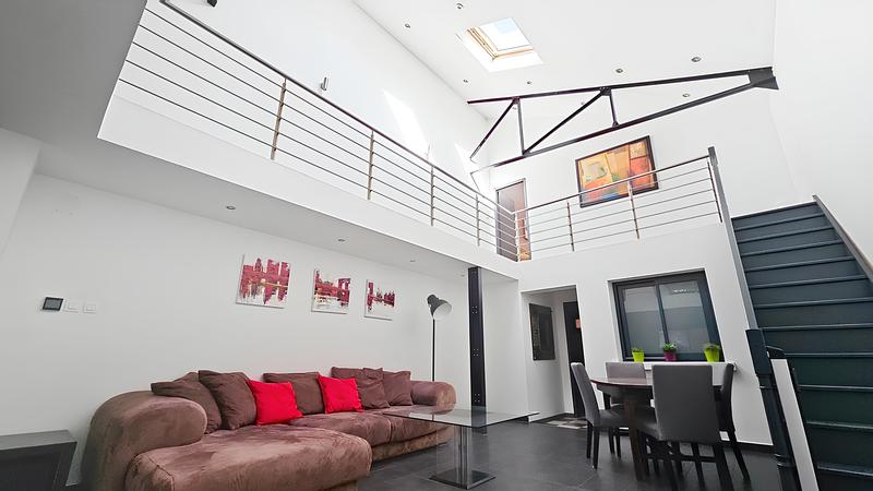 Loft - 109 m² - 4 pièces