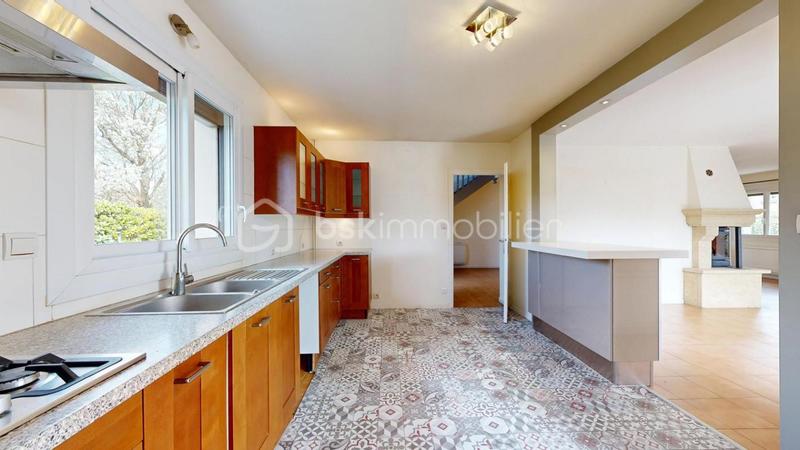 Demeure - 137 m² - 5 pièces