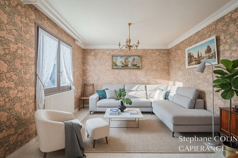 Maison - 201 m² - 8 pièces