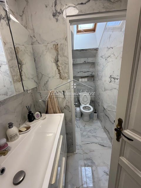 Maison - 234 m² - 6 pièces