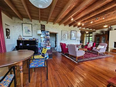 Maison - 324 m² - 10 pièces