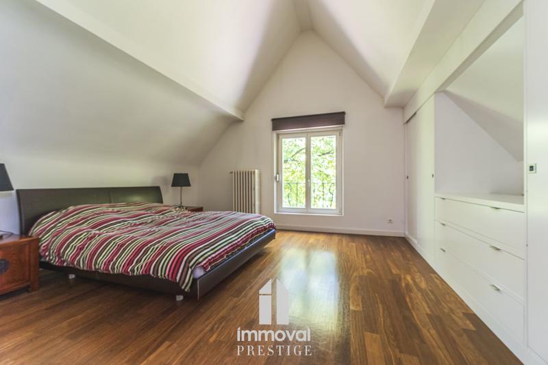 Maison - 209 m² - 5 pièces