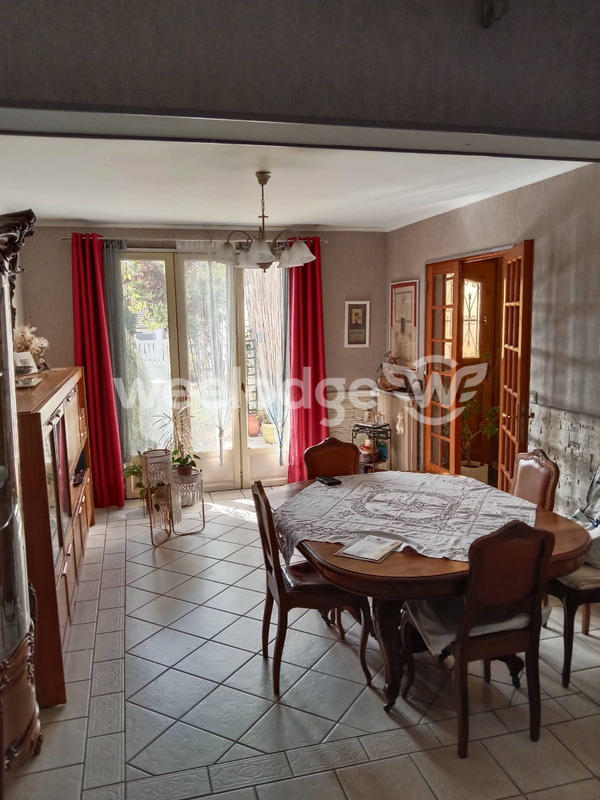 Maison - 96 m² - 5 pièces