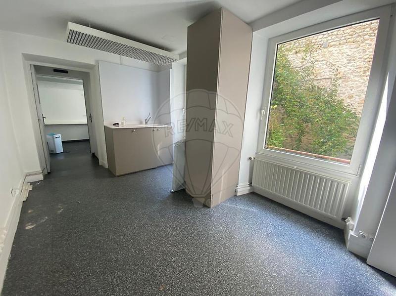 Maison - 250 m² - 7 pièces