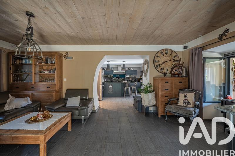 Maison - 177 m² - 6 pièces