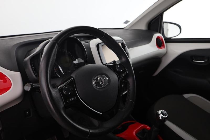Toyota Aygo 1.0 Vvt-i X-Play 5p 69 ch