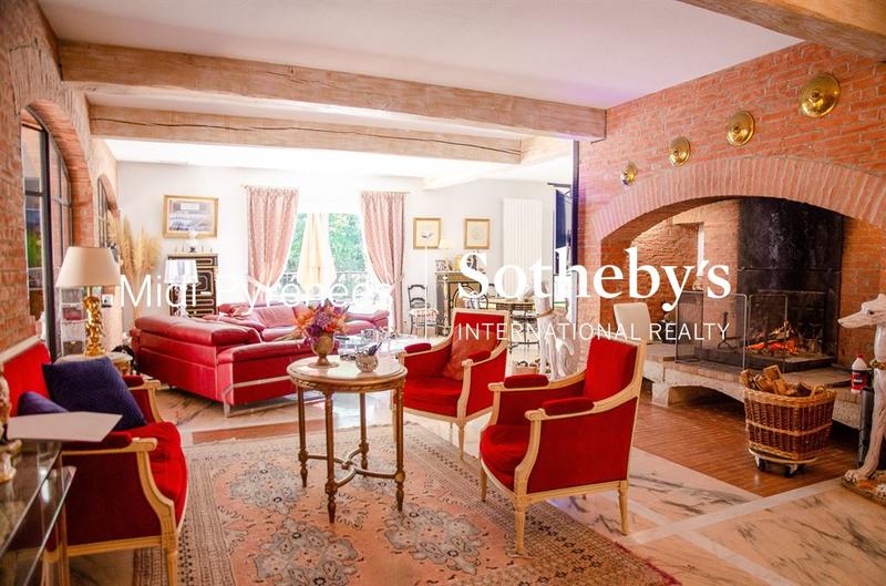 Maison - 661 m² - 19 pièces