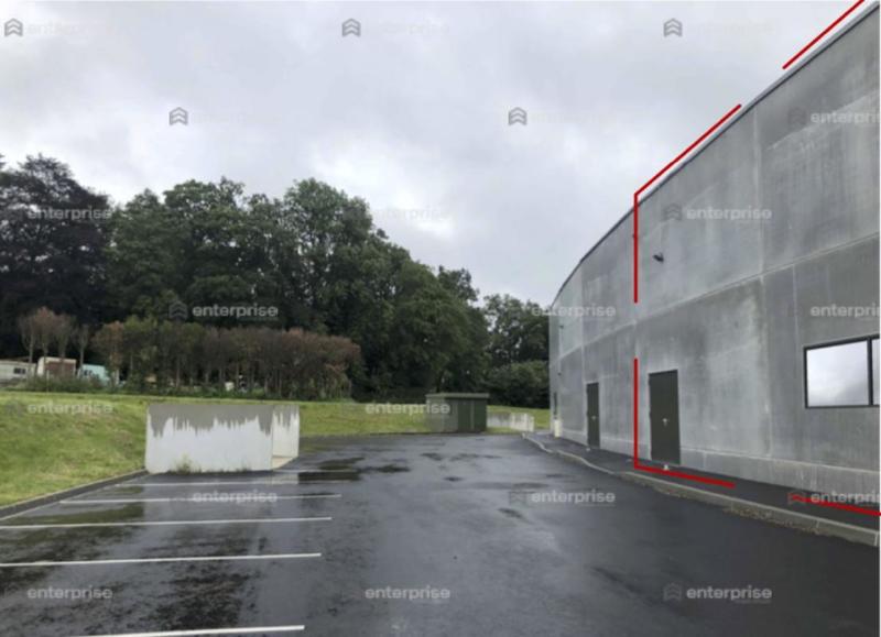 Local d'activité / Entrepôt - 300 m²