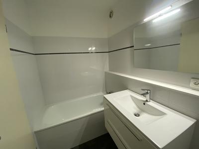 Appartement - 99 m² - 5 pièces