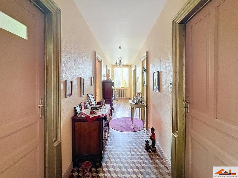 Villa - 206 m² - 8 pièces