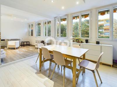 Loft - 84 m² - 3 pièces