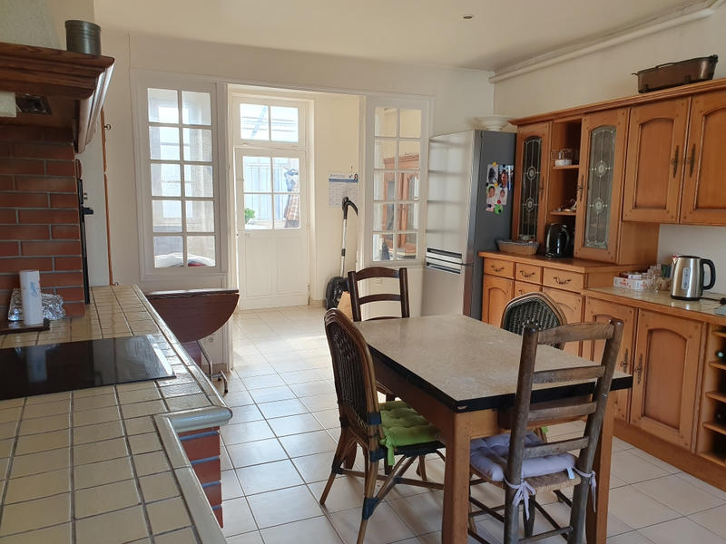 Maison - 230 m² - 7 pièces