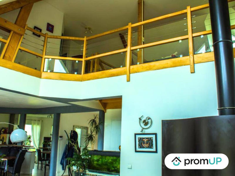 Maison - 212 m² - 7 pièces