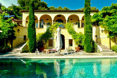 Villa - 251 m² - 5 pièces