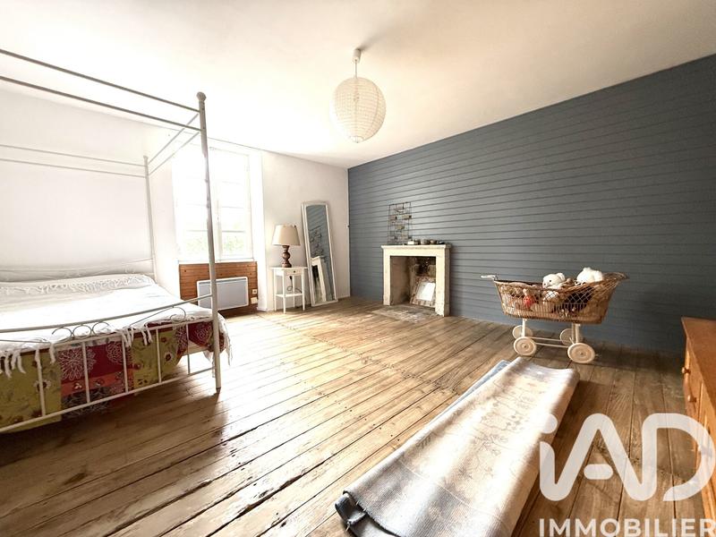 Maison - 303 m² - 10 pièces