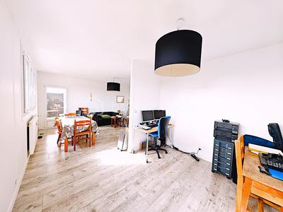 Loft - 80 m² - 4 pièces