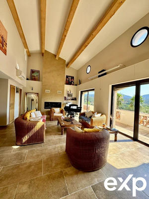 Villa - 247 m² - 7 pièces