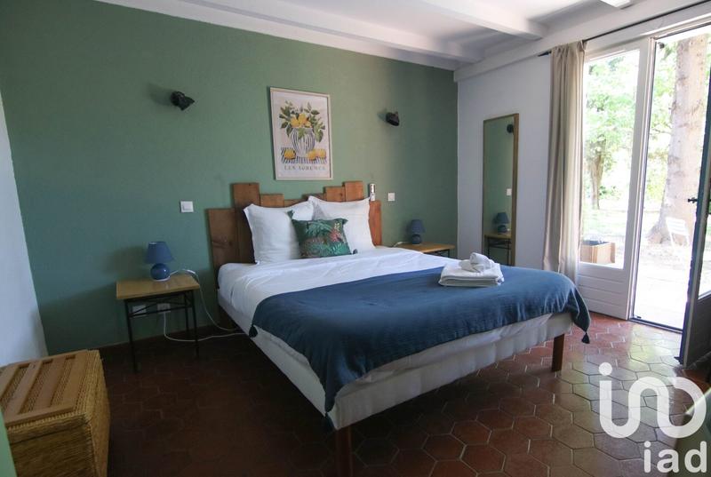 Maison - 675 m² - 20 pièces