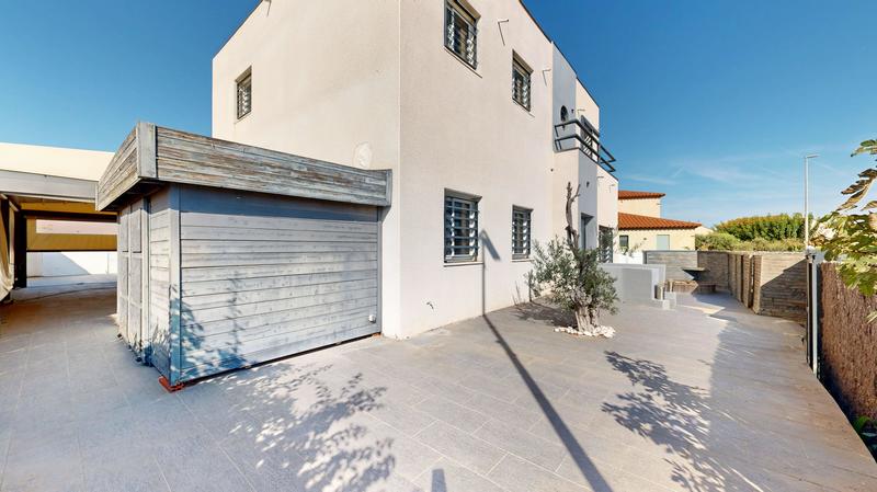 Villa - 205 m² - 5 pièces