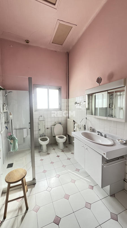 Propriété - 185 m² - 7 pièces