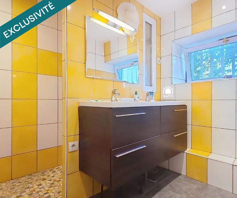 Maison - 235 m² - 7 pièces