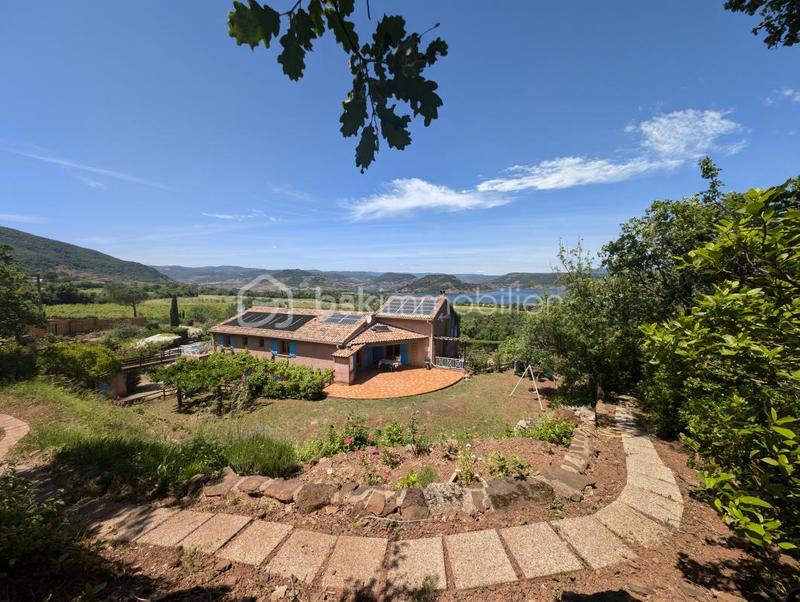 Propriété - 257 m² - 11 pièces