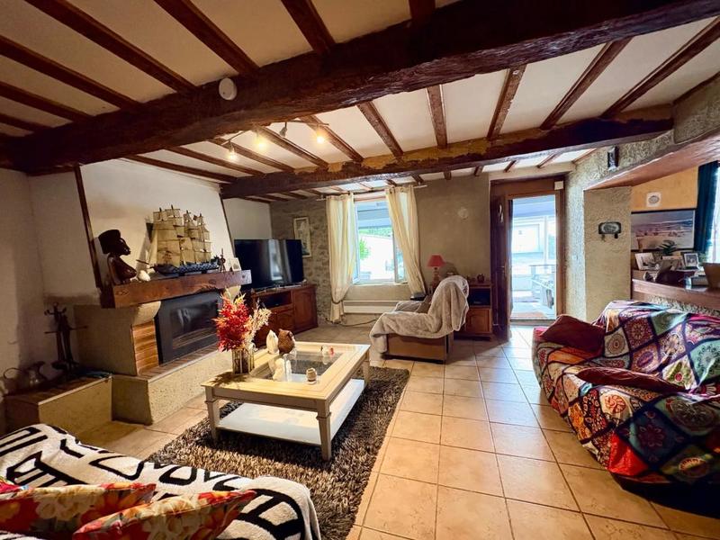 Maison - 260 m² - 8 pièces