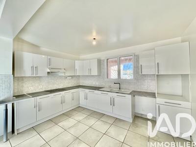 Maison - 147 m² - 5 pièces