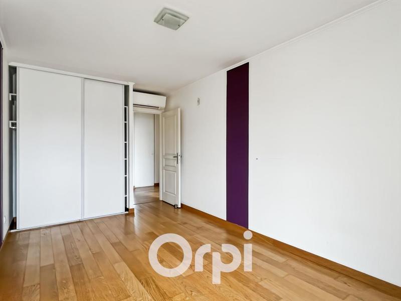Appartement - 81 m² - 3 pièces
